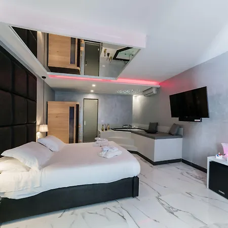 Hotel Comola Luxury 3*