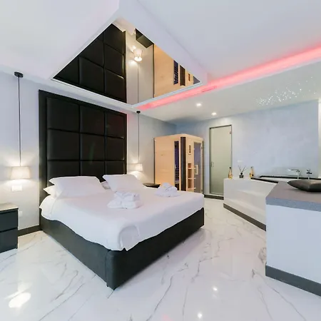 Comola Luxury