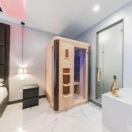 Hotell Comola Luxury Neapel