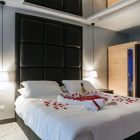 Ξενοδοχείο Comola Luxury 3*